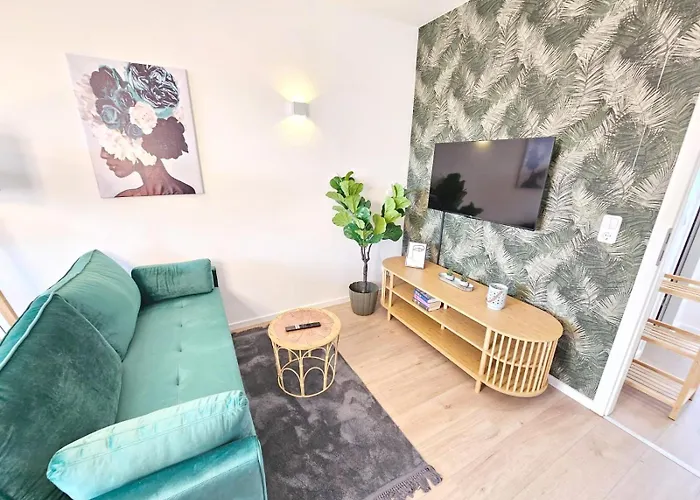 Friends, 2 Apartments, Businesswohnung, Monteurzimmer Mit Gemeinschaftskueche * Зальцгиттер