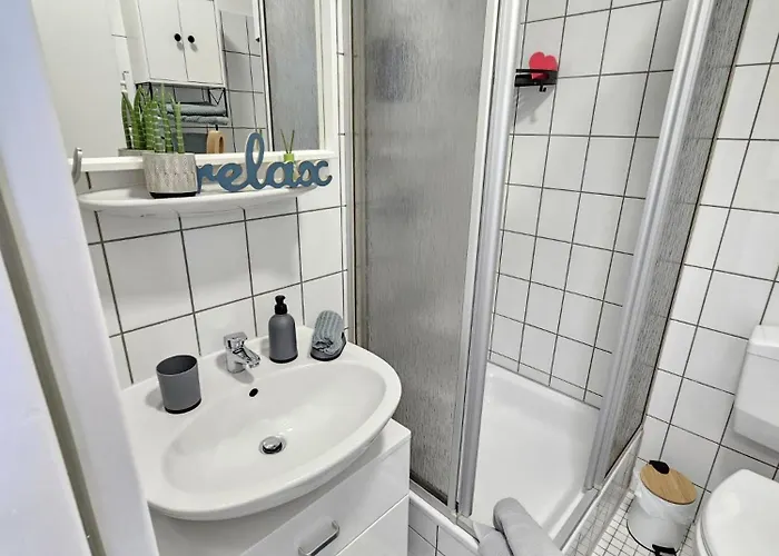 Friends, 2 Apartments, Businesswohnung, Monteurzimmer Mit Gemeinschaftskueche Апартаменты *