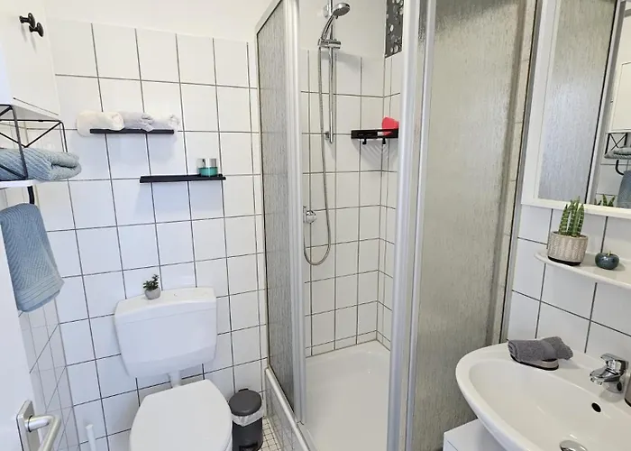Friends, 2 Apartments, Businesswohnung, Monteurzimmer Mit Gemeinschaftskueche Апартаменты *